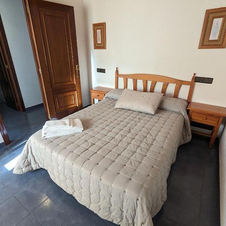 Vivienda Turistica Vacacional Maricarmen Hotel Arou Kültér fotó