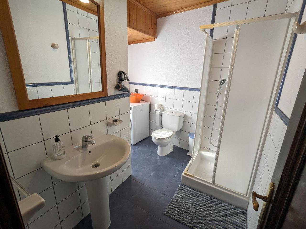 Vivienda Turistica Vacacional Maricarmen Hotel Arou Kültér fotó