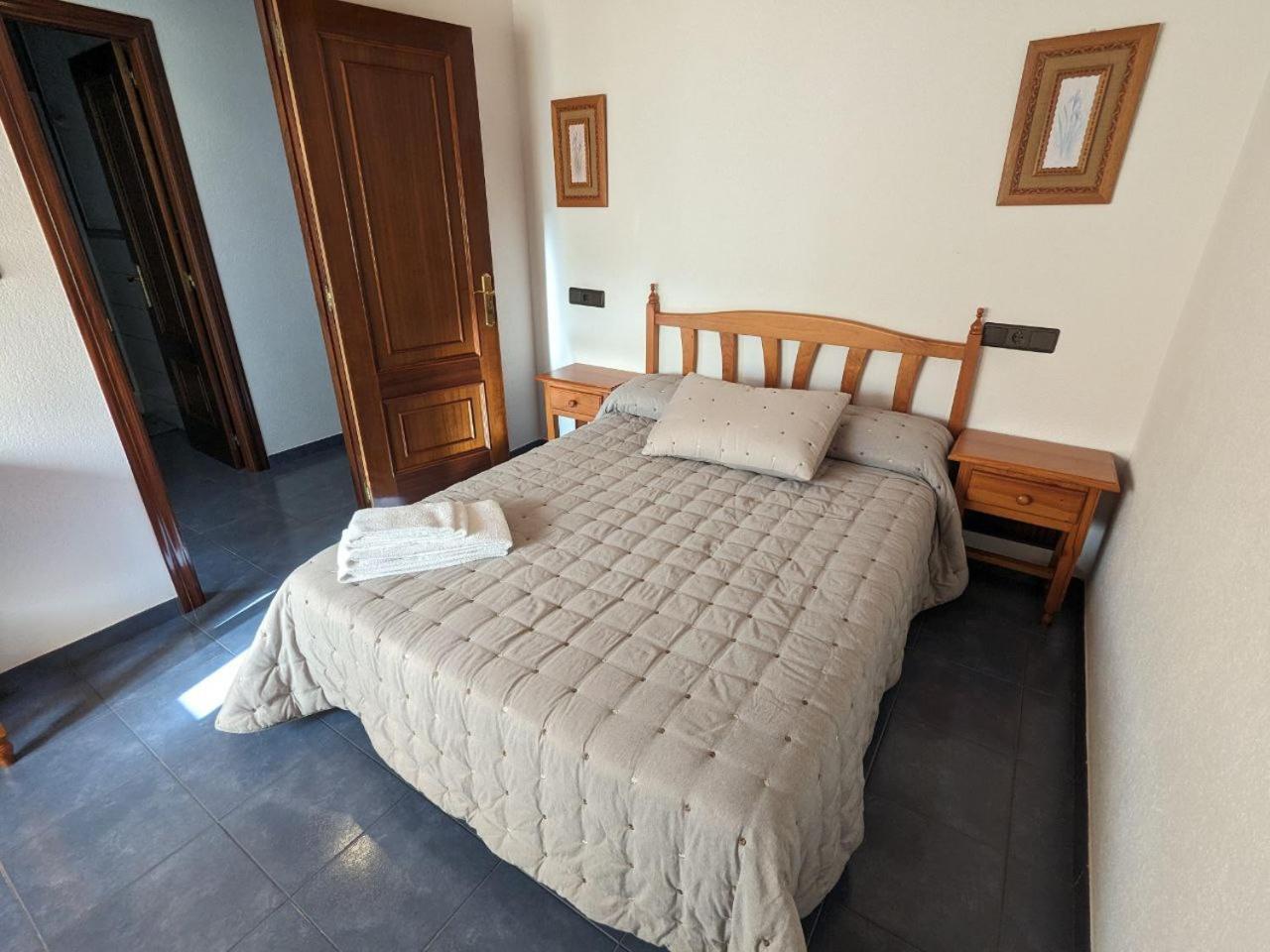 Vivienda Turistica Vacacional Maricarmen Hotel Arou Kültér fotó