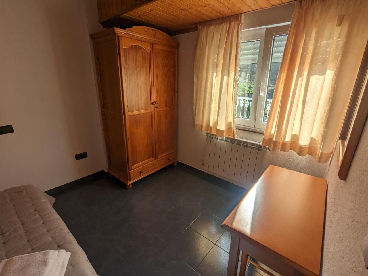 Vivienda Turistica Vacacional Maricarmen Hotel Arou Kültér fotó