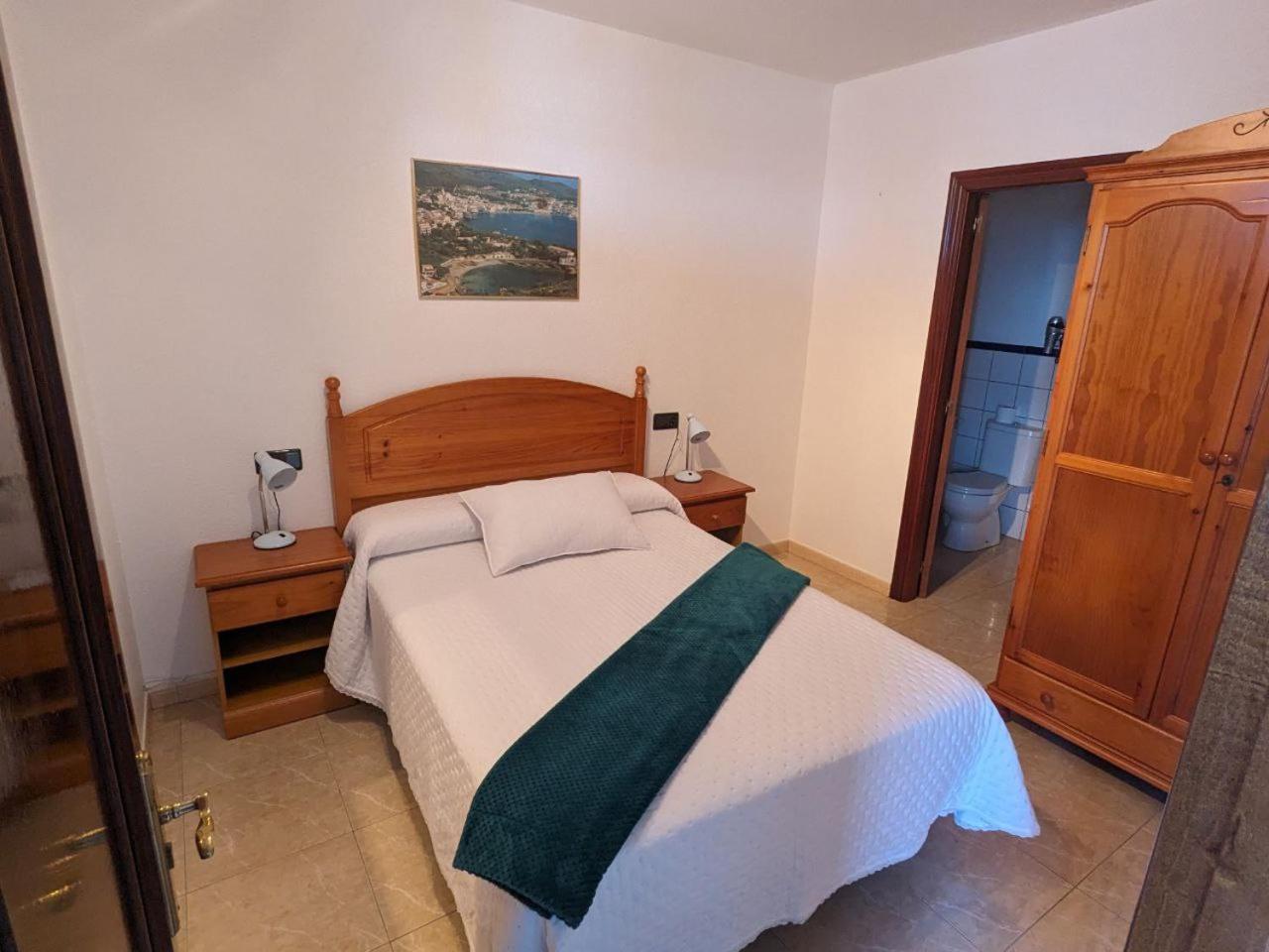 Vivienda Turistica Vacacional Maricarmen Hotel Arou Kültér fotó